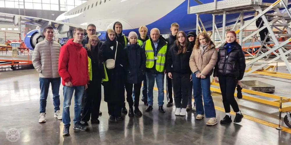Экскурсия на авиационно-технические базы